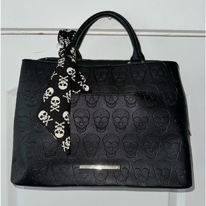 Betsy Johnson large Skull Purse